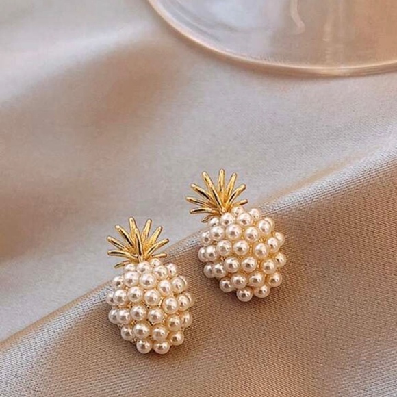 Pineapple Pearl Earrings Hostess Studs Gold Chic Classy Retro Costume Jewelry - Picture 1 of 8